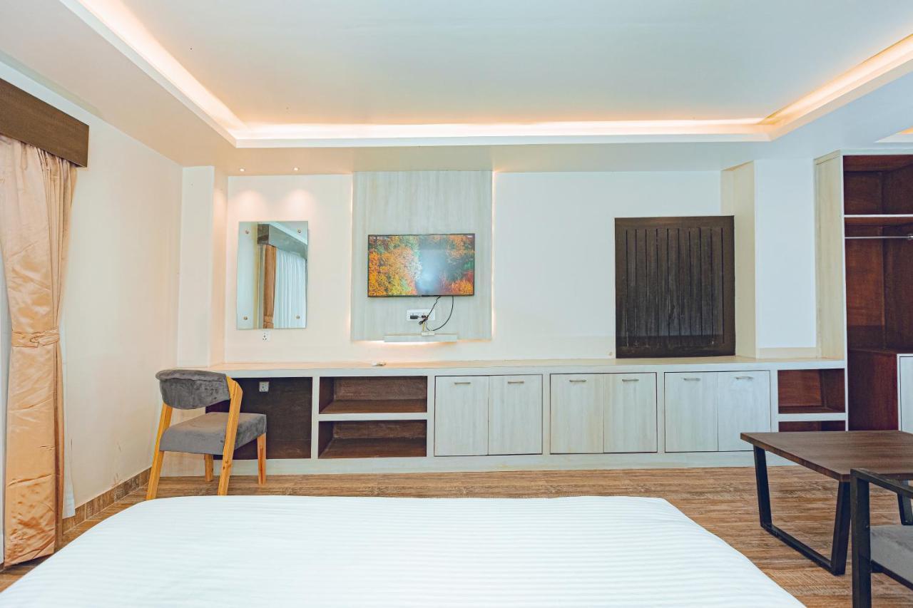 Appartamento Poms Penthouse Pokhara Esterno foto