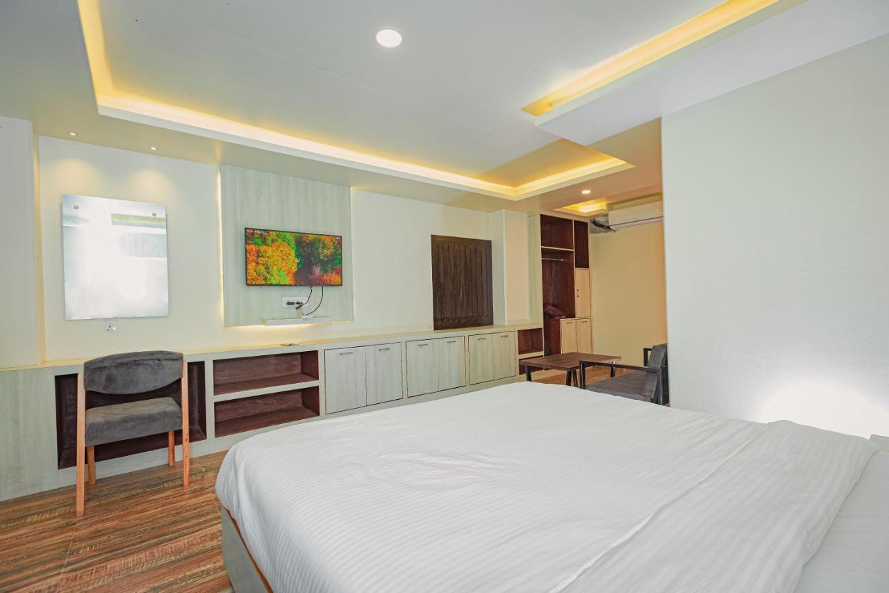 Appartamento Poms Penthouse Pokhara Esterno foto